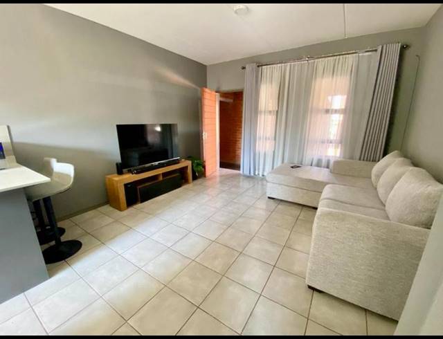 2 BEDROOM APARTMENT FOR SALE IN WITPOORTJIE
